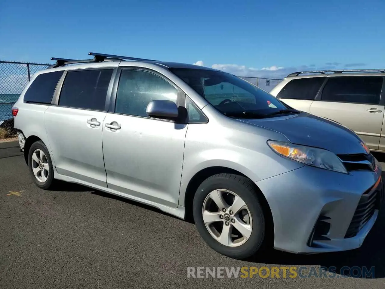 4 Photograph of a damaged car 5TDKZ3DC8KS983174 TOYOTA All Models 2019