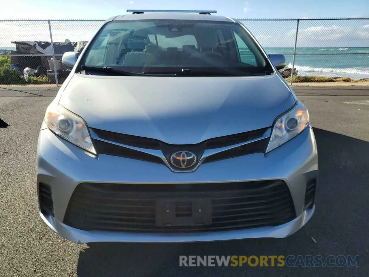5 Photograph of a damaged car 5TDKZ3DC8KS983174 TOYOTA All Models 2019