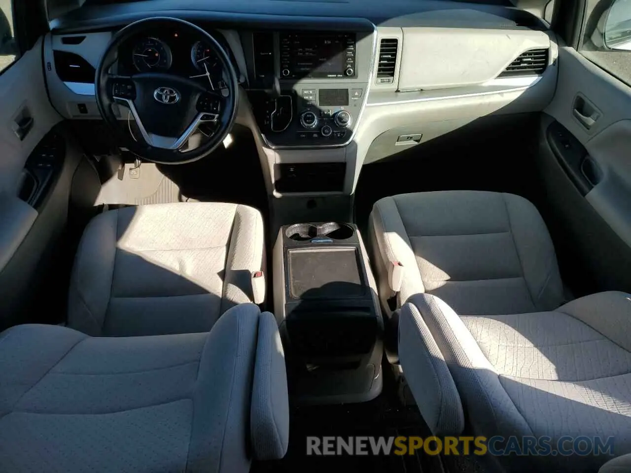 8 Photograph of a damaged car 5TDKZ3DC8KS983174 TOYOTA All Models 2019