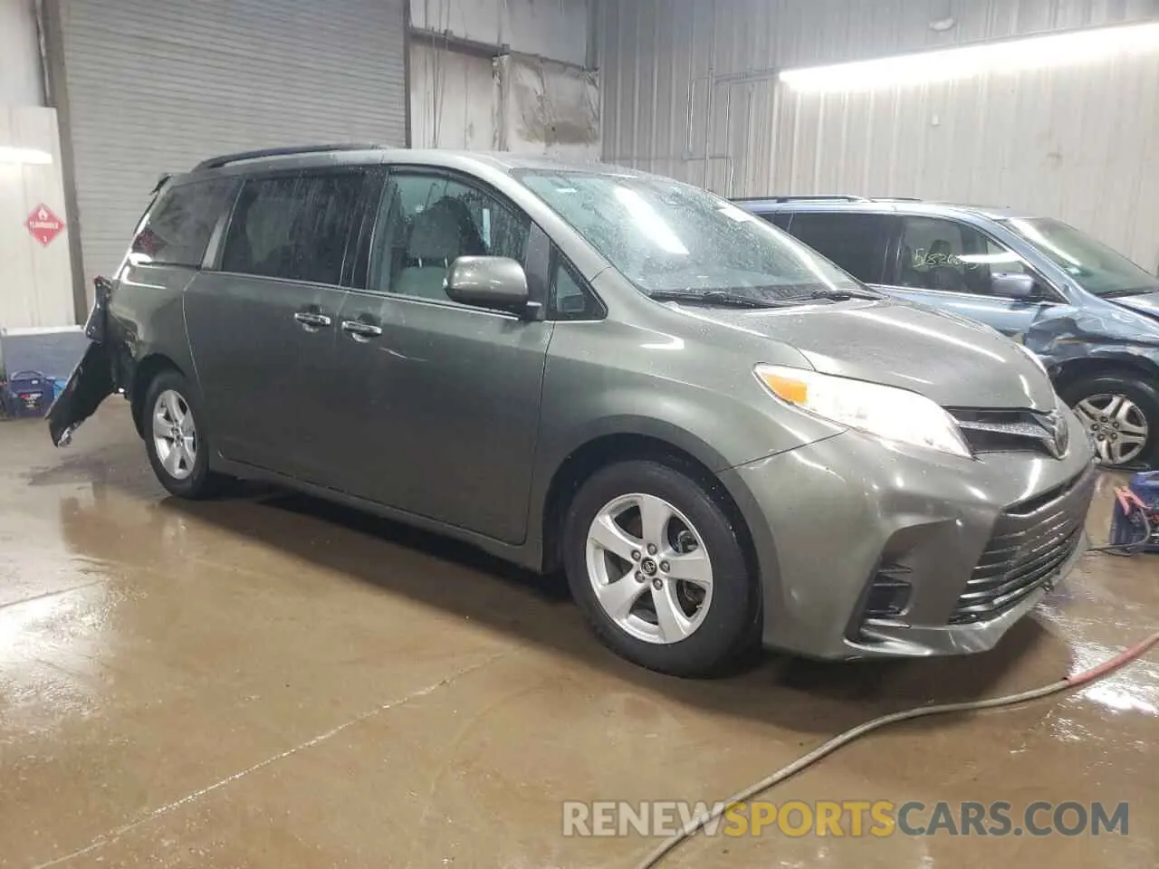 4 Photograph of a damaged car 5TDKZ3DCXKS971821 TOYOTA All Models 2019