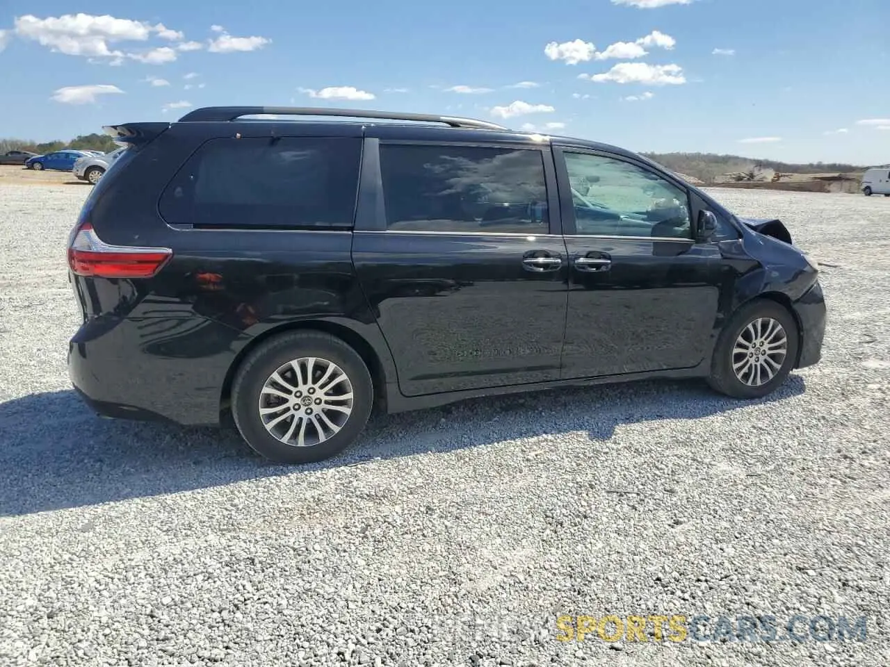 3 Photograph of a damaged car 5TDYZ3DC0KS976455 TOYOTA All Models 2019