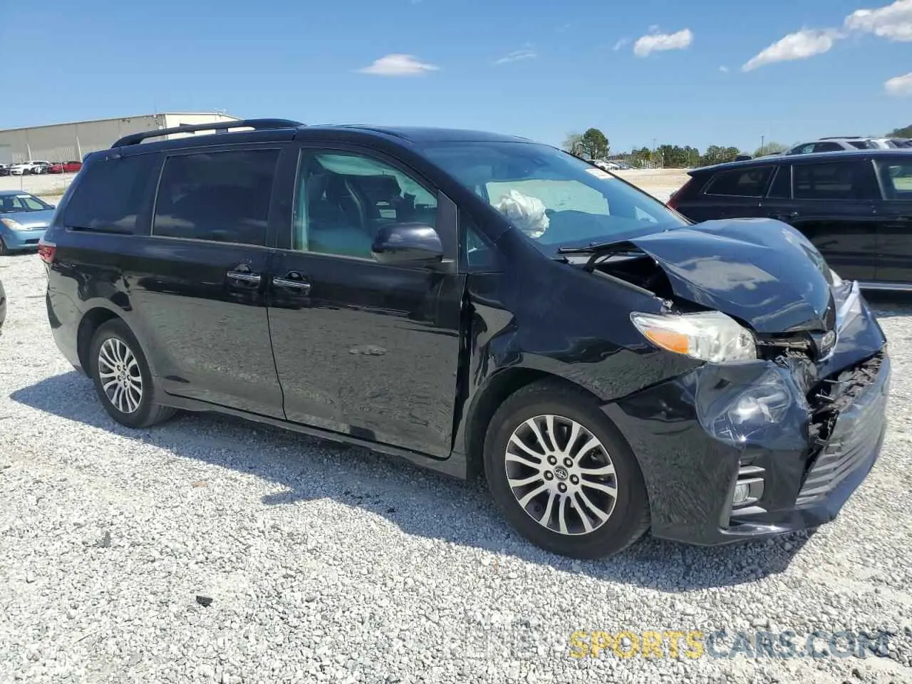 4 Photograph of a damaged car 5TDYZ3DC0KS976455 TOYOTA All Models 2019