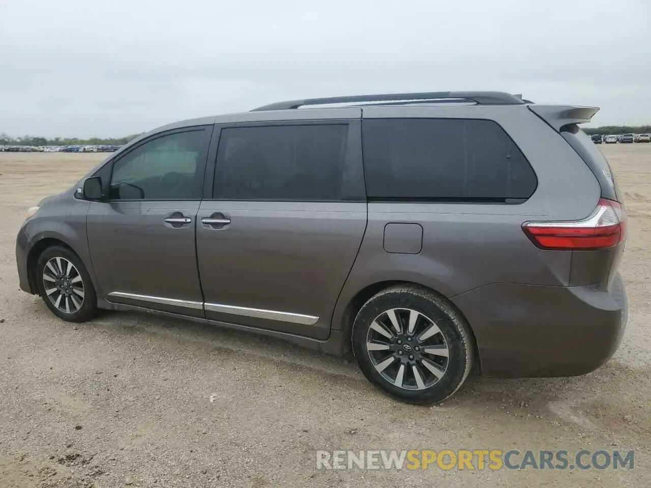 2 Photograph of a damaged car 5TDYZ3DC0KS978173 TOYOTA All Models 2019