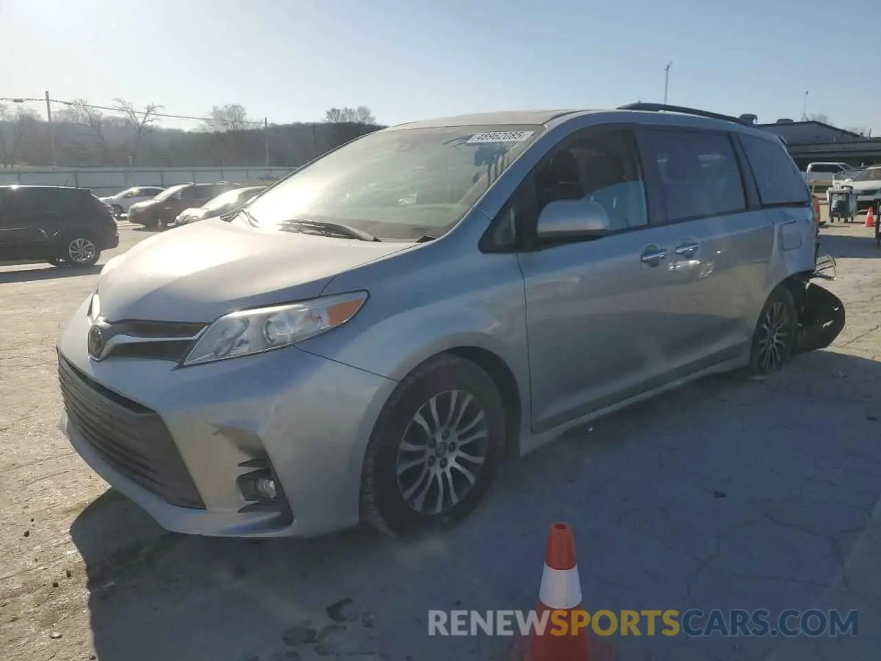 1 Photograph of a damaged car 5TDYZ3DC0KS992557 TOYOTA All Models 2019