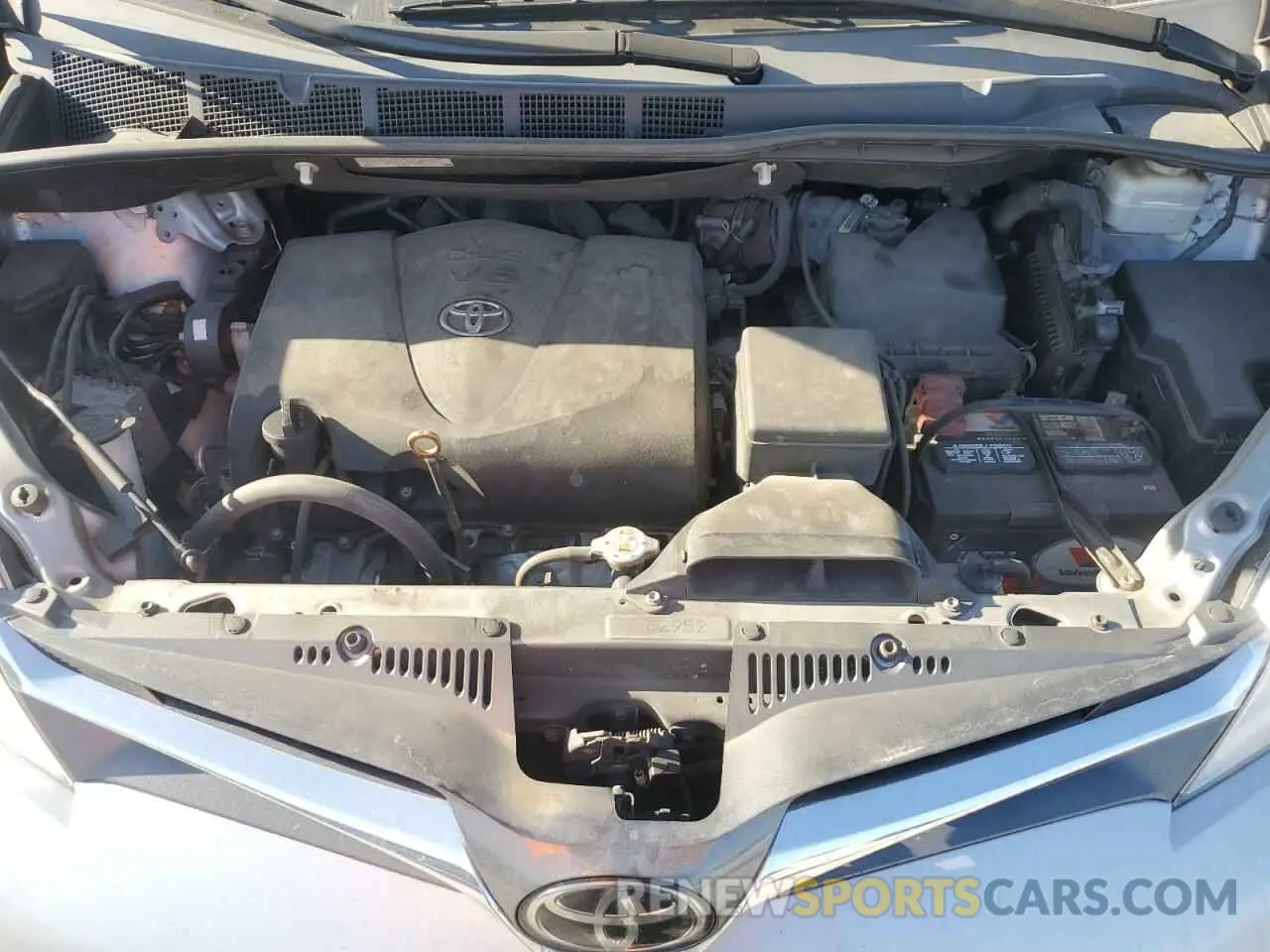 13 Photograph of a damaged car 5TDYZ3DC0KS992557 TOYOTA All Models 2019