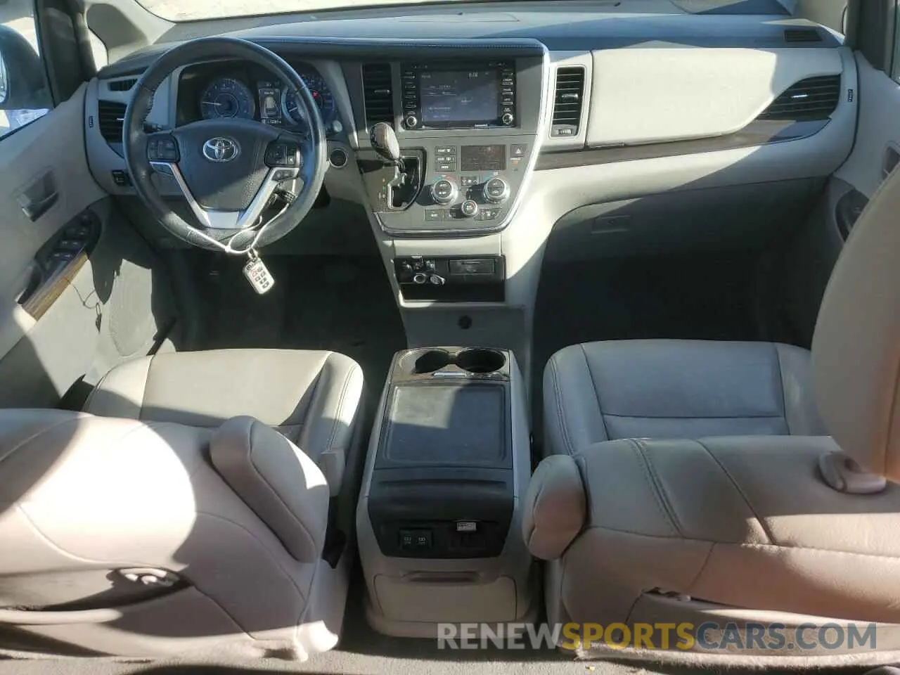 8 Photograph of a damaged car 5TDYZ3DC0KS992557 TOYOTA All Models 2019
