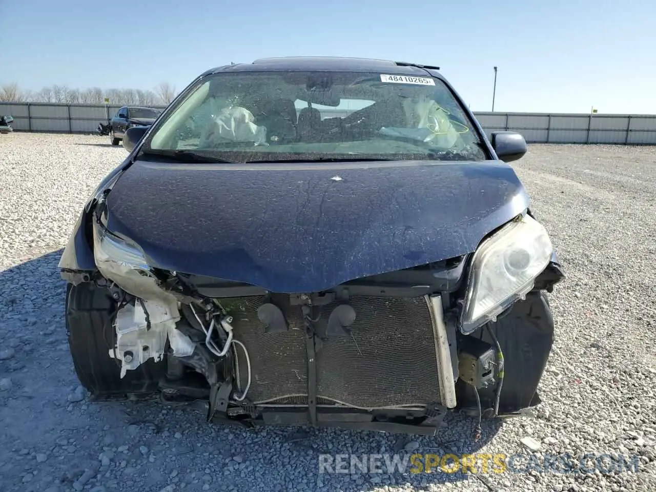 5 Photograph of a damaged car 5TDYZ3DC0KS995846 TOYOTA All Models 2019