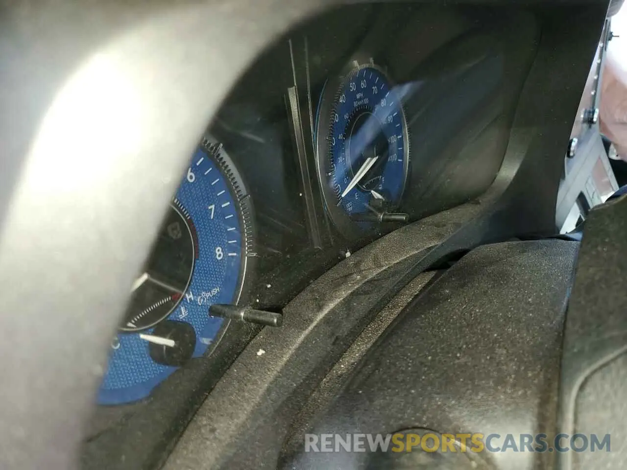 9 Photograph of a damaged car 5TDYZ3DC0KS995846 TOYOTA All Models 2019