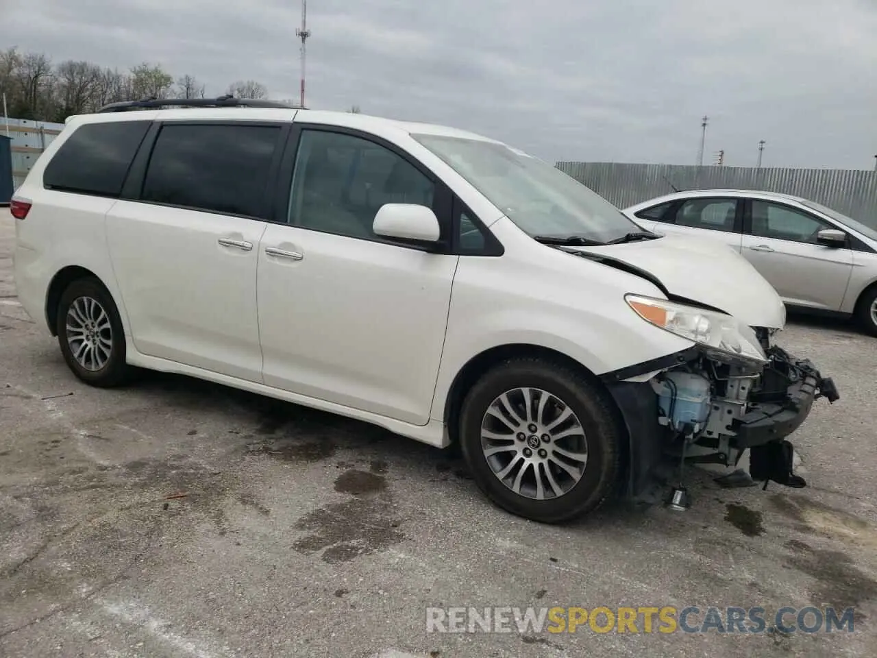 4 Photograph of a damaged car 5TDYZ3DC1KS002337 TOYOTA All Models 2019