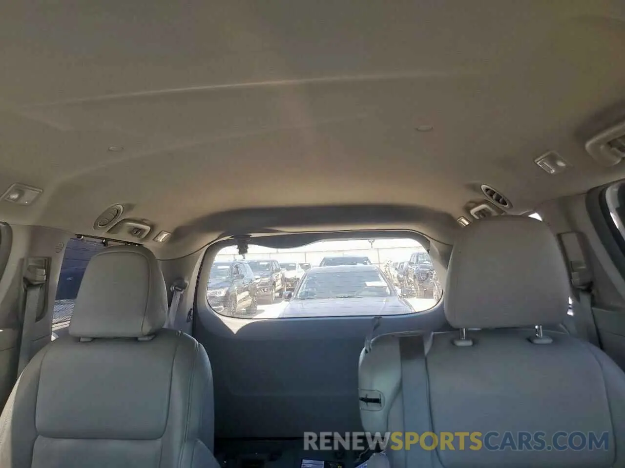 10 Photograph of a damaged car 5TDYZ3DC1KS003150 TOYOTA All Models 2019