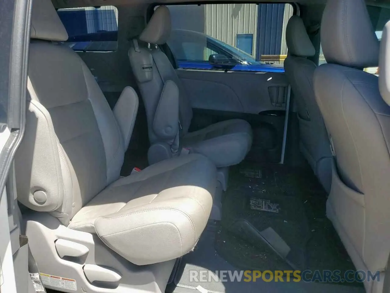 11 Photograph of a damaged car 5TDYZ3DC1KS003150 TOYOTA All Models 2019