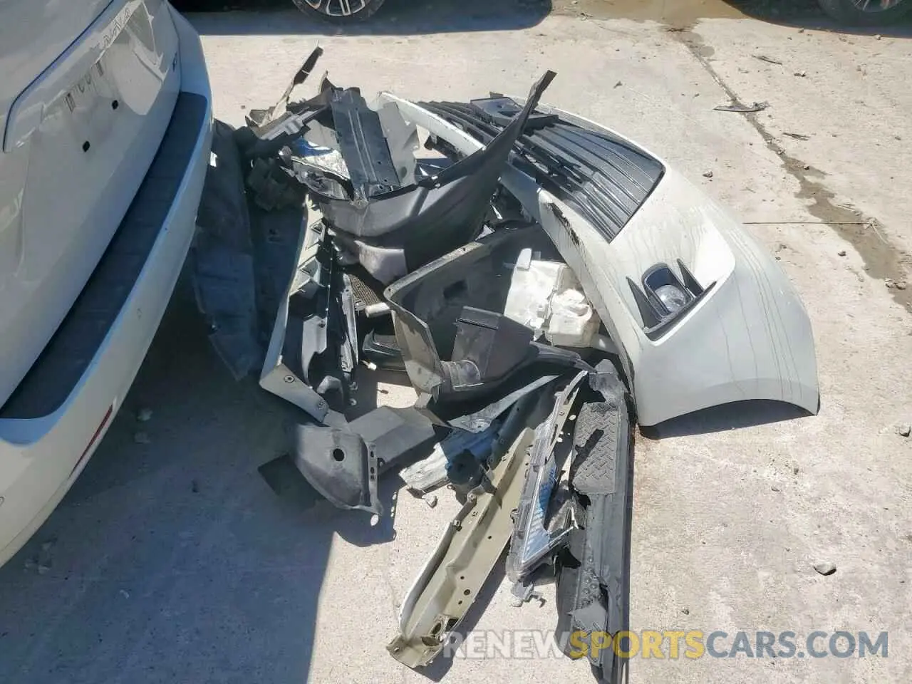 13 Photograph of a damaged car 5TDYZ3DC1KS003150 TOYOTA All Models 2019