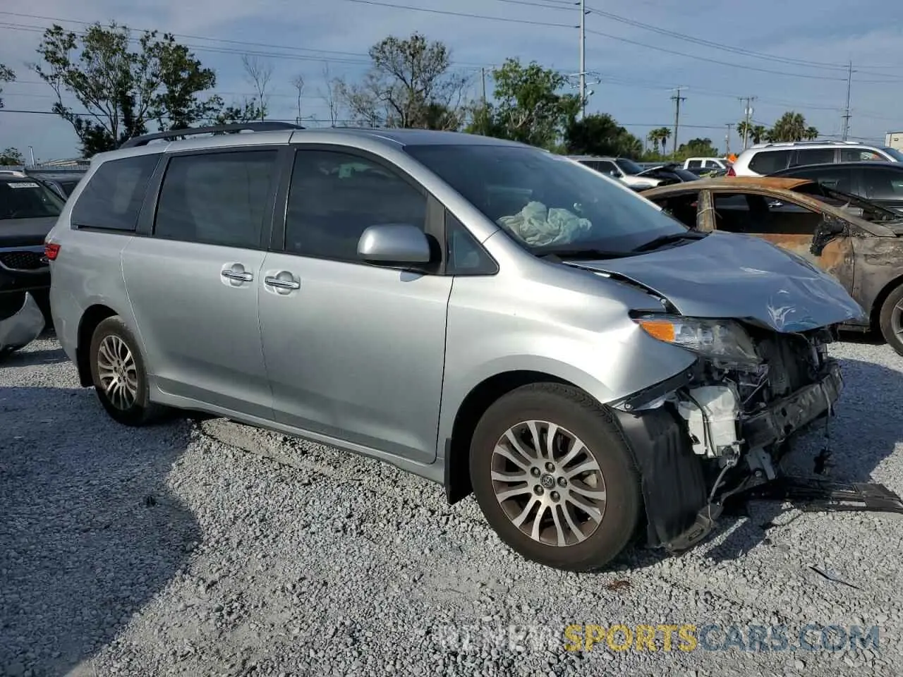 4 Photograph of a damaged car 5TDYZ3DC1KS004539 TOYOTA All Models 2019
