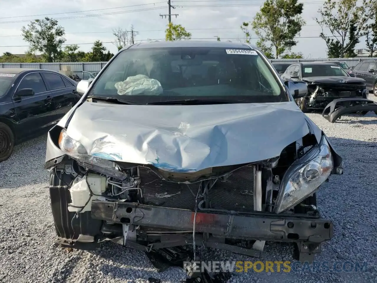 5 Photograph of a damaged car 5TDYZ3DC1KS004539 TOYOTA All Models 2019