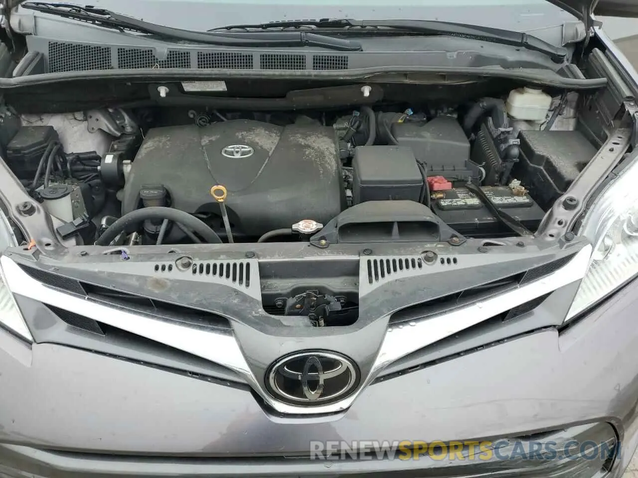 14 Photograph of a damaged car 5TDYZ3DC1KS015587 TOYOTA All Models 2019