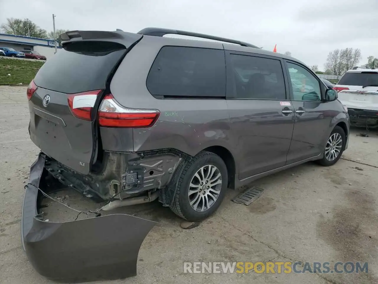 3 Photograph of a damaged car 5TDYZ3DC1KS015587 TOYOTA All Models 2019
