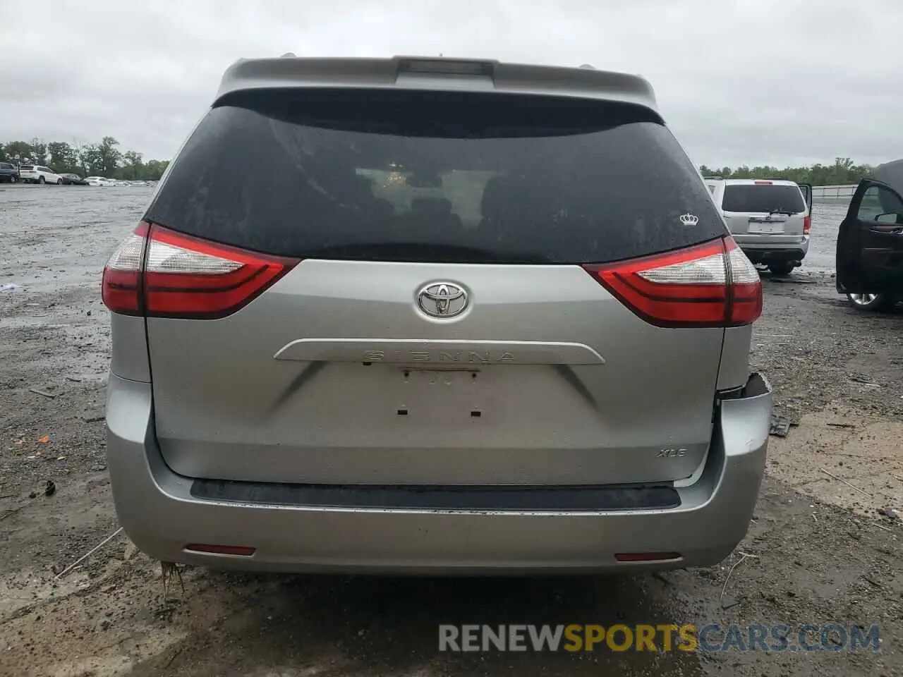6 Photograph of a damaged car 5TDYZ3DC1KS969465 TOYOTA All Models 2019