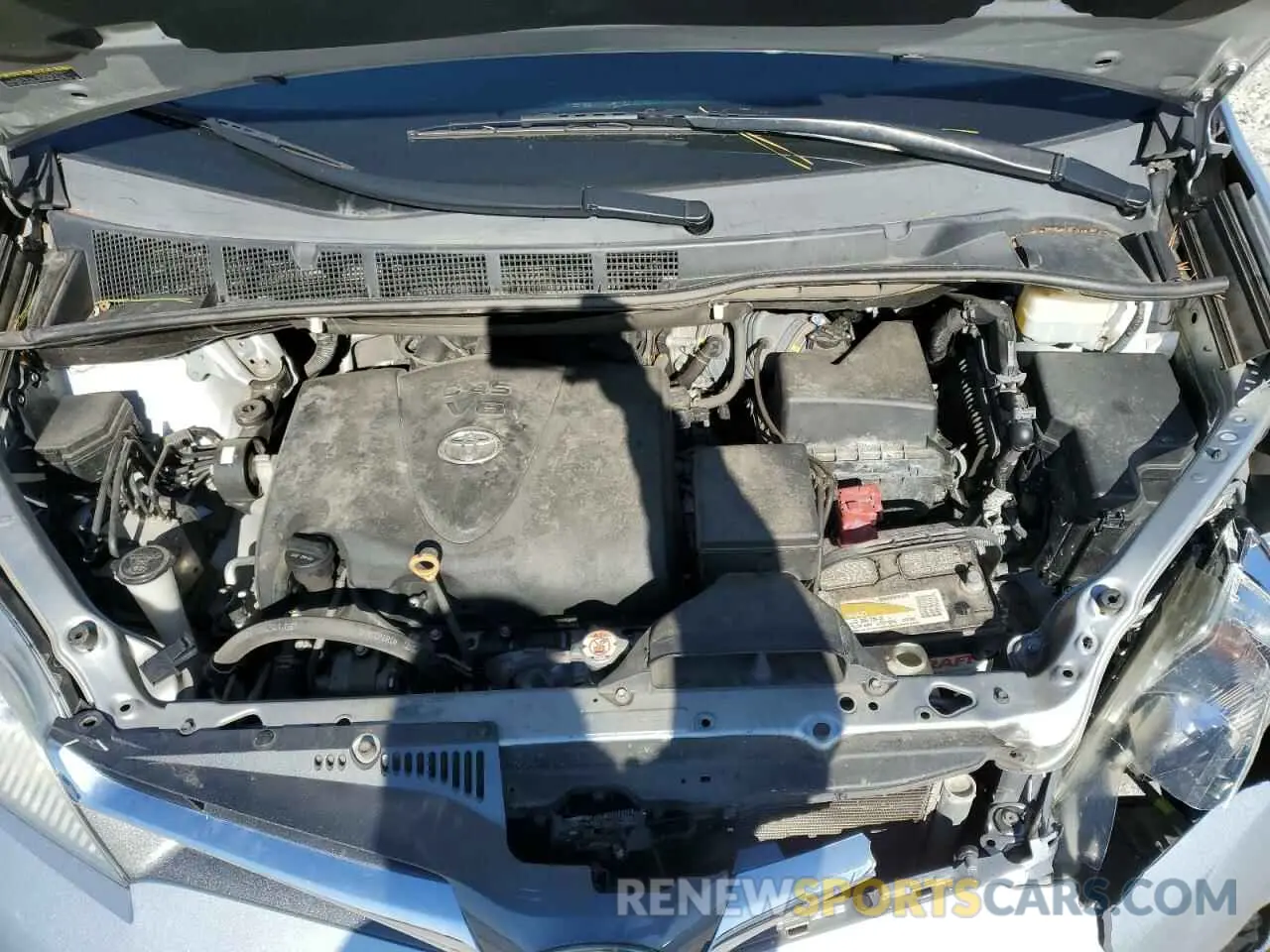 12 Photograph of a damaged car 5TDYZ3DC1KS987903 TOYOTA All Models 2019