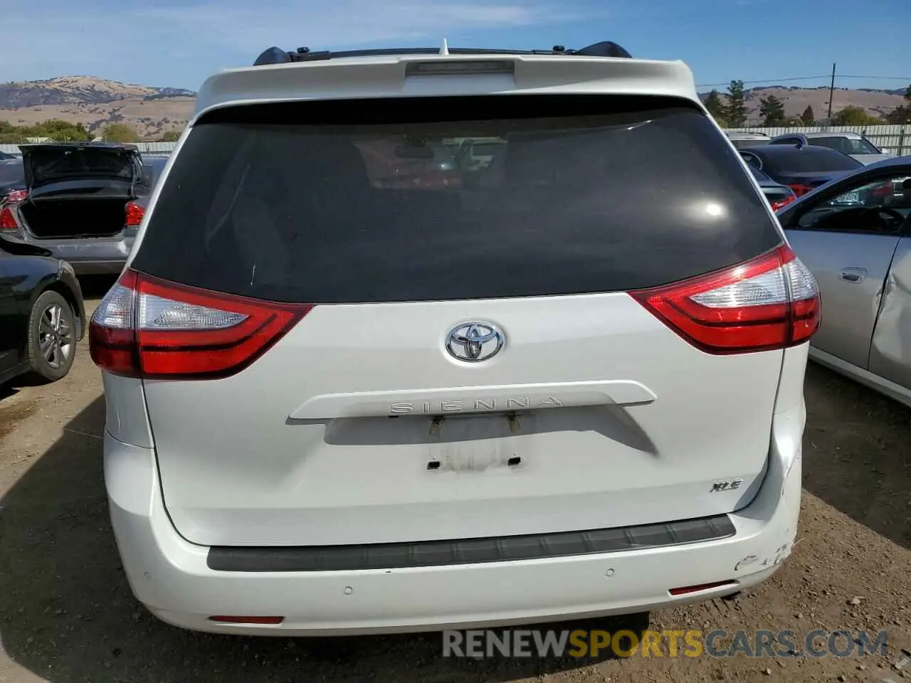 6 Photograph of a damaged car 5TDYZ3DC2KS007028 TOYOTA All Models 2019