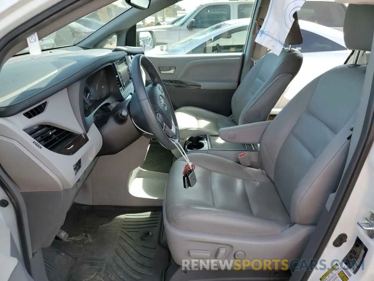 7 Photograph of a damaged car 5TDYZ3DC2KS007028 TOYOTA All Models 2019