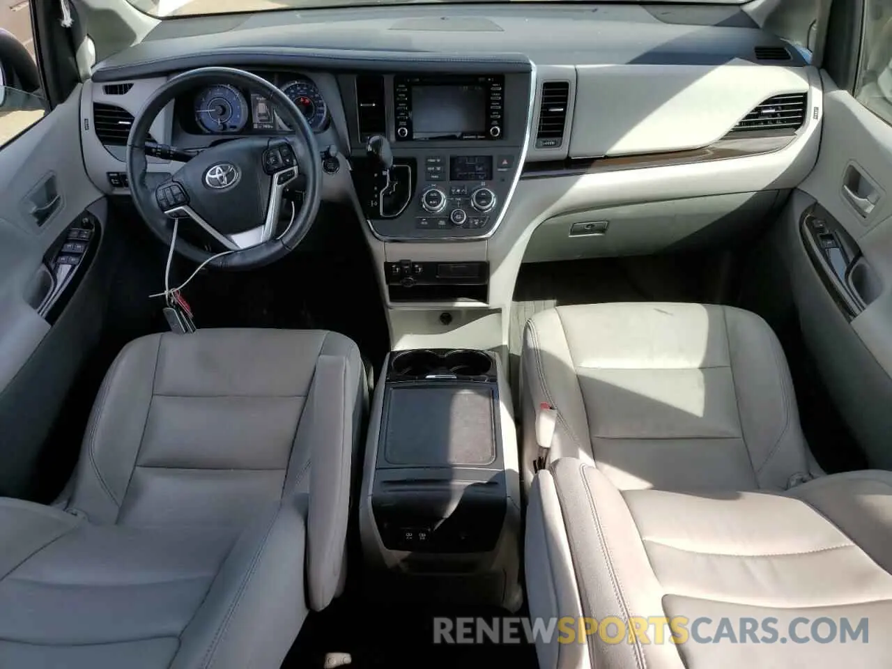 8 Photograph of a damaged car 5TDYZ3DC2KS007028 TOYOTA All Models 2019