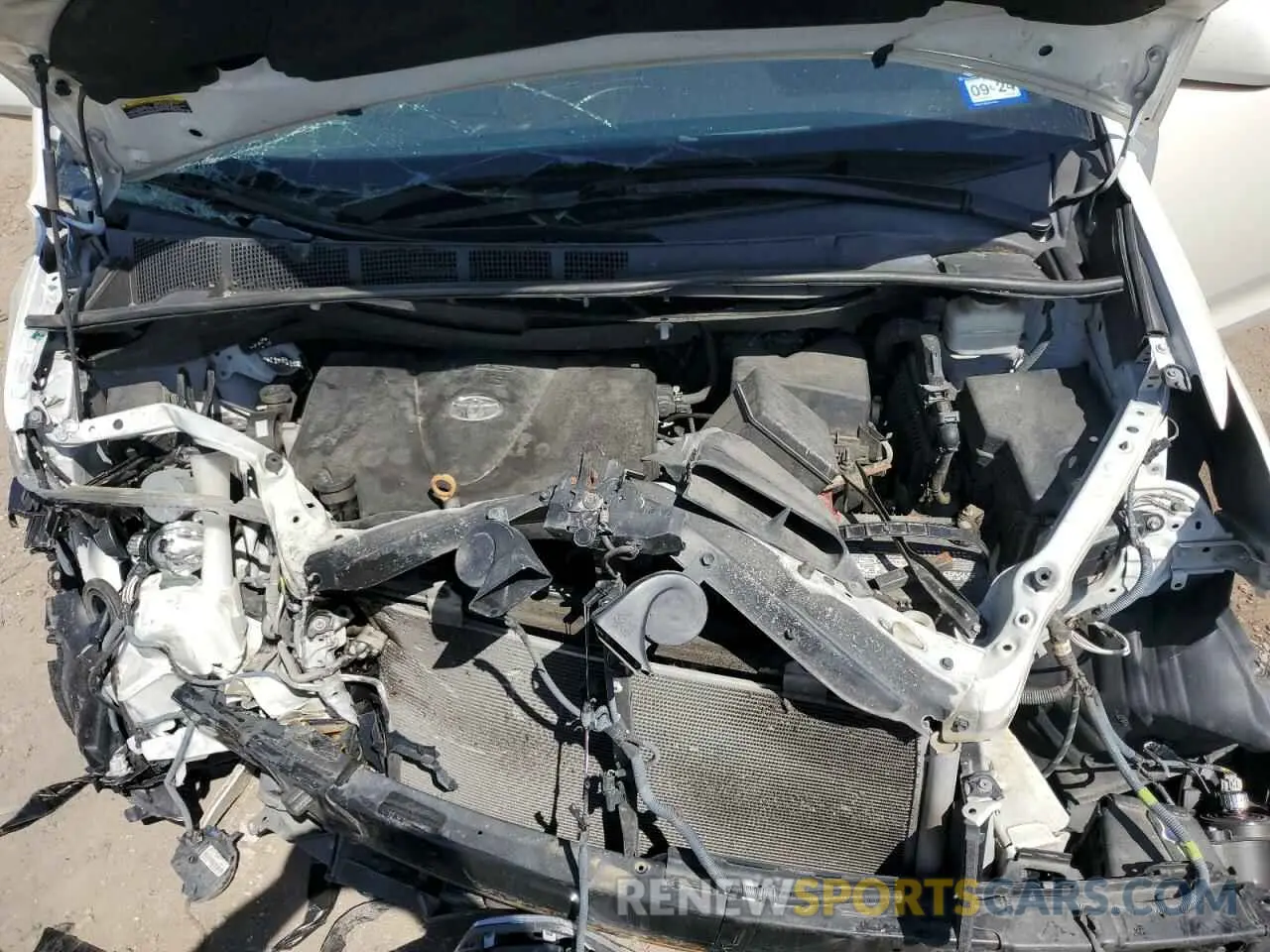 13 Photograph of a damaged car 5TDYZ3DC2KS994570 TOYOTA All Models 2019