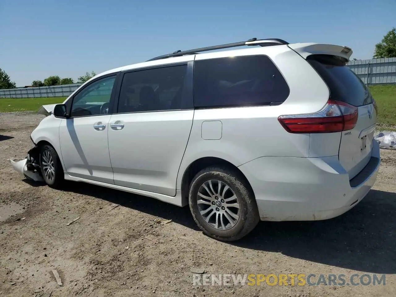 2 Photograph of a damaged car 5TDYZ3DC2KS994570 TOYOTA All Models 2019