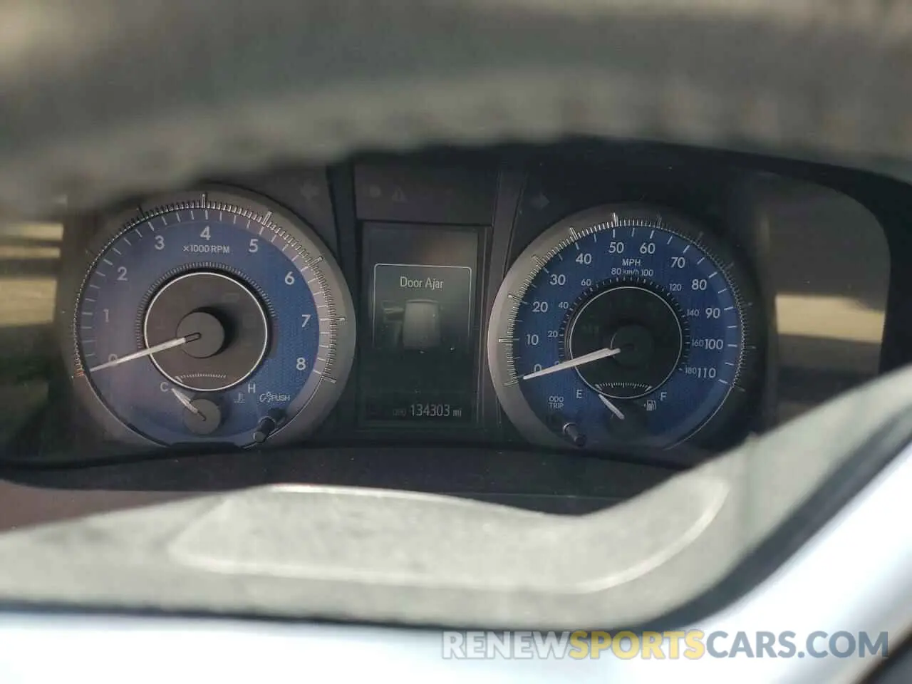 9 Photograph of a damaged car 5TDYZ3DC2KS994570 TOYOTA All Models 2019