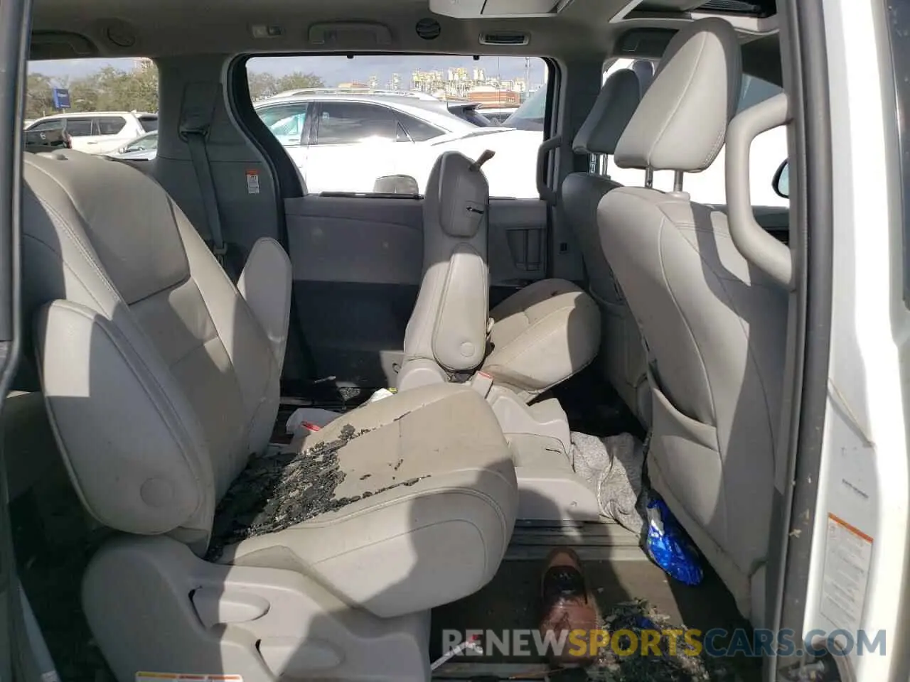 11 Photograph of a damaged car 5TDYZ3DC3KS971766 TOYOTA All Models 2019
