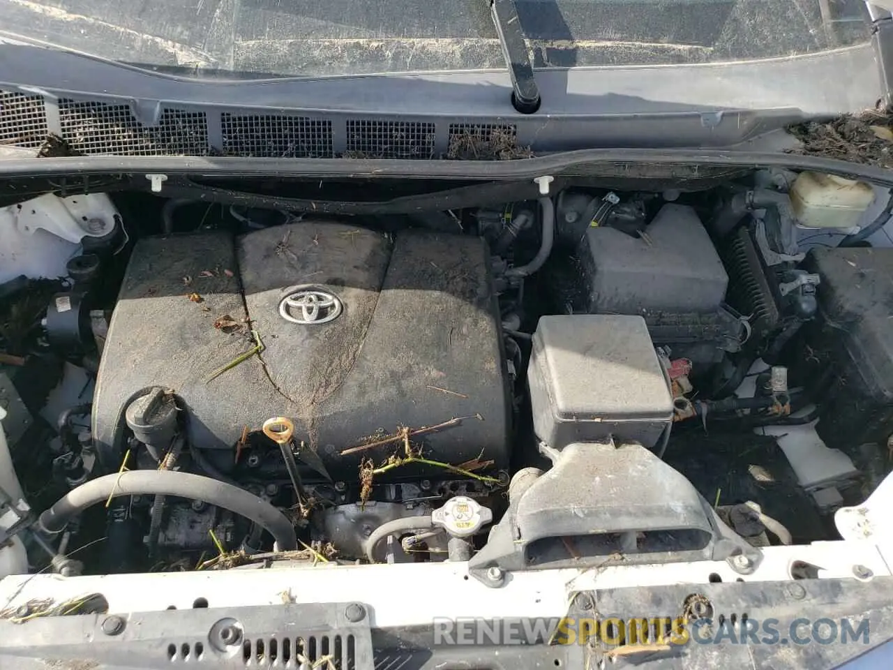 14 Photograph of a damaged car 5TDYZ3DC3KS971766 TOYOTA All Models 2019