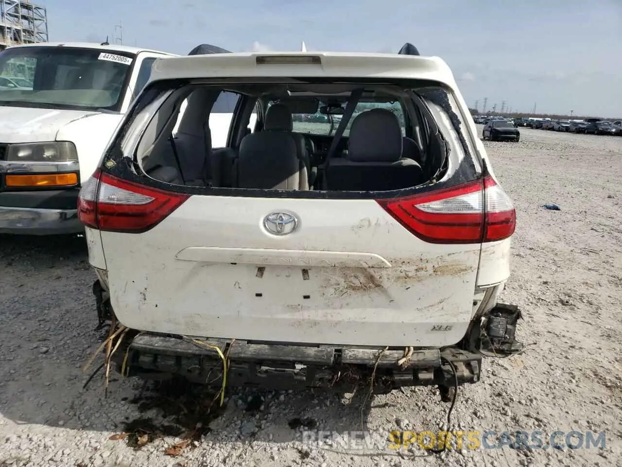6 Photograph of a damaged car 5TDYZ3DC3KS971766 TOYOTA All Models 2019