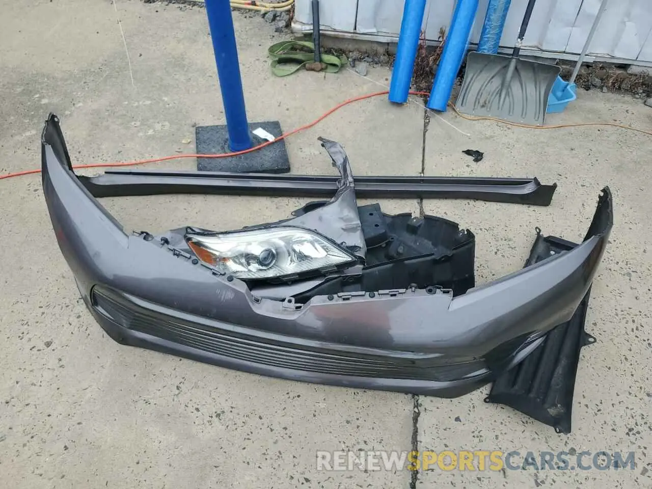 13 Photograph of a damaged car 5TDYZ3DC3KS981701 TOYOTA All Models 2019