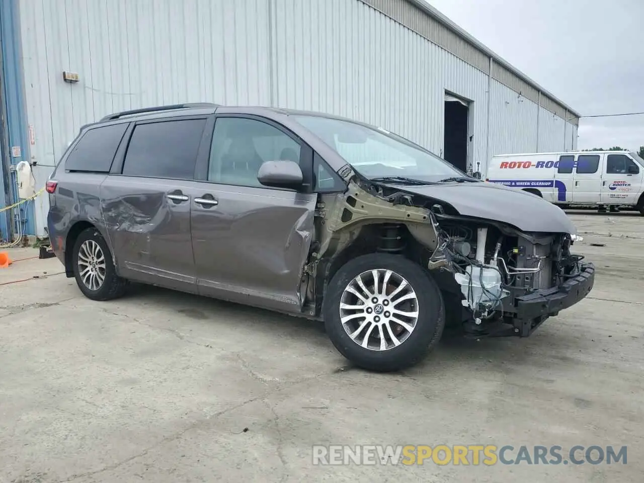 4 Photograph of a damaged car 5TDYZ3DC3KS981701 TOYOTA All Models 2019