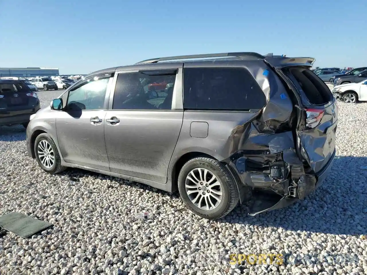 2 Photograph of a damaged car 5TDYZ3DC4KS976717 TOYOTA All Models 2019