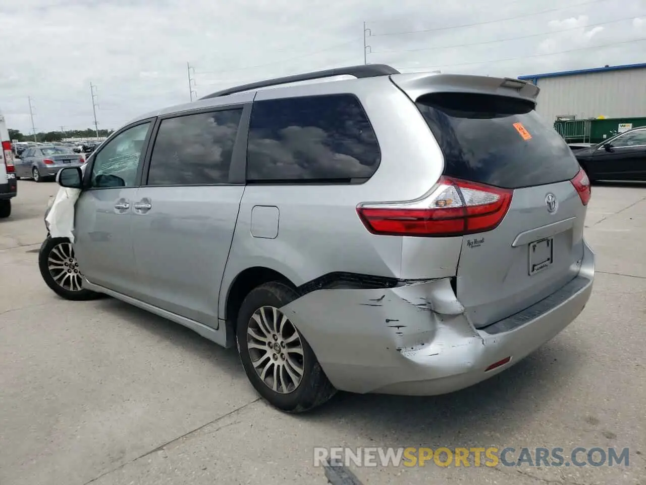 2 Photograph of a damaged car 5TDYZ3DC4KS976877 TOYOTA All Models 2019