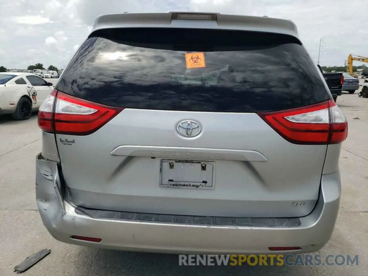 6 Photograph of a damaged car 5TDYZ3DC4KS976877 TOYOTA All Models 2019