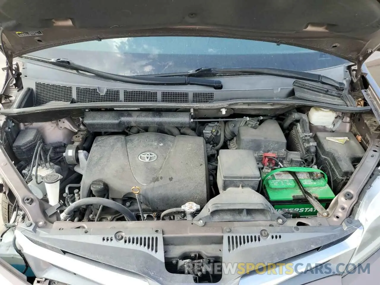 12 Photograph of a damaged car 5TDYZ3DC5KS993381 TOYOTA All Models 2019