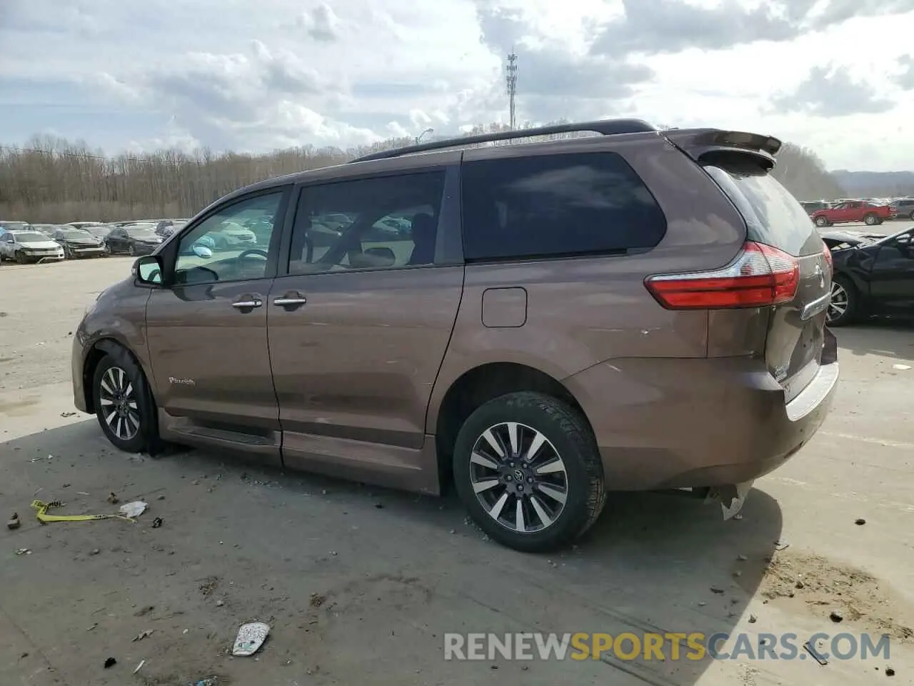 2 Photograph of a damaged car 5TDYZ3DC5KS993381 TOYOTA All Models 2019