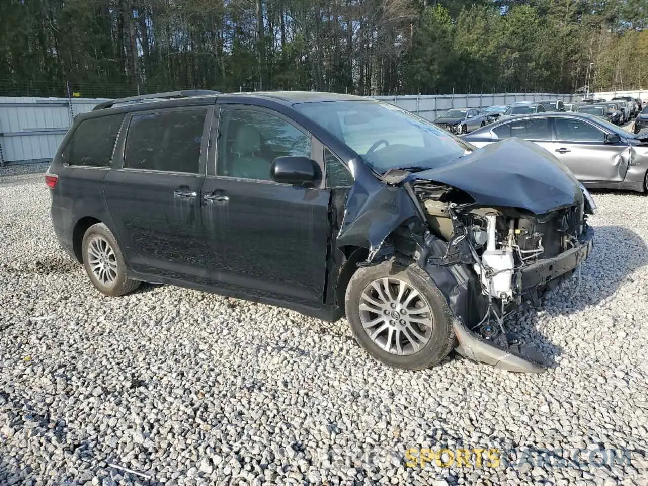 4 Photograph of a damaged car 5TDYZ3DC6KS017299 TOYOTA All Models 2019