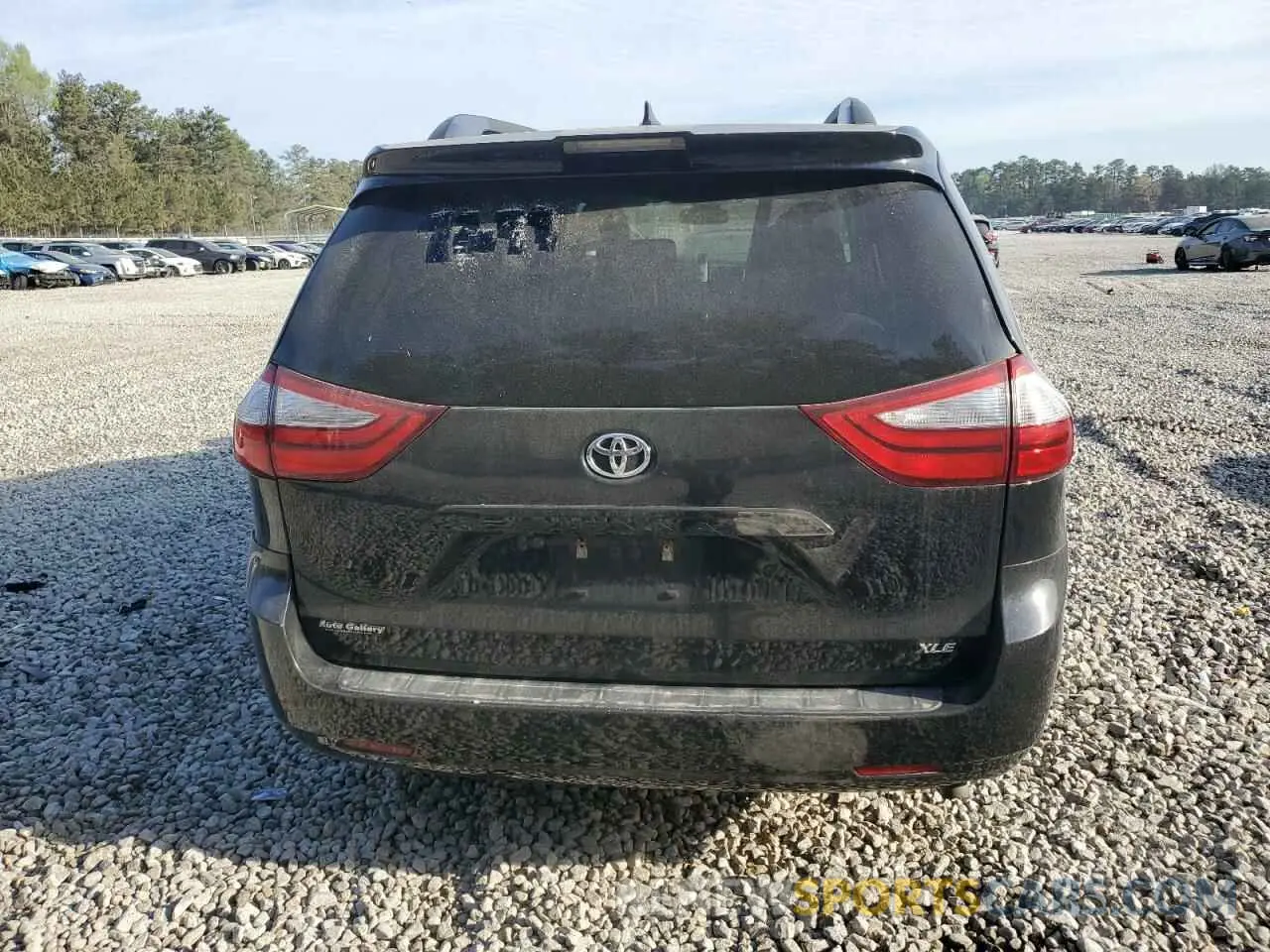 6 Photograph of a damaged car 5TDYZ3DC6KS017299 TOYOTA All Models 2019