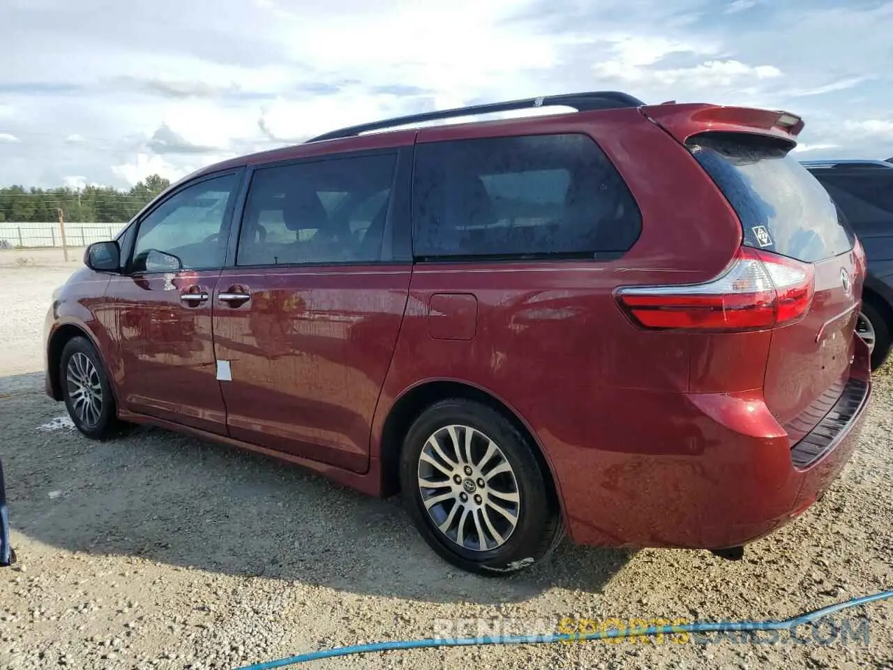 2 Photograph of a damaged car 5TDYZ3DC6KS967808 TOYOTA All Models 2019