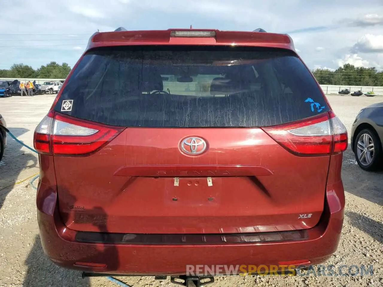 6 Photograph of a damaged car 5TDYZ3DC6KS967808 TOYOTA All Models 2019