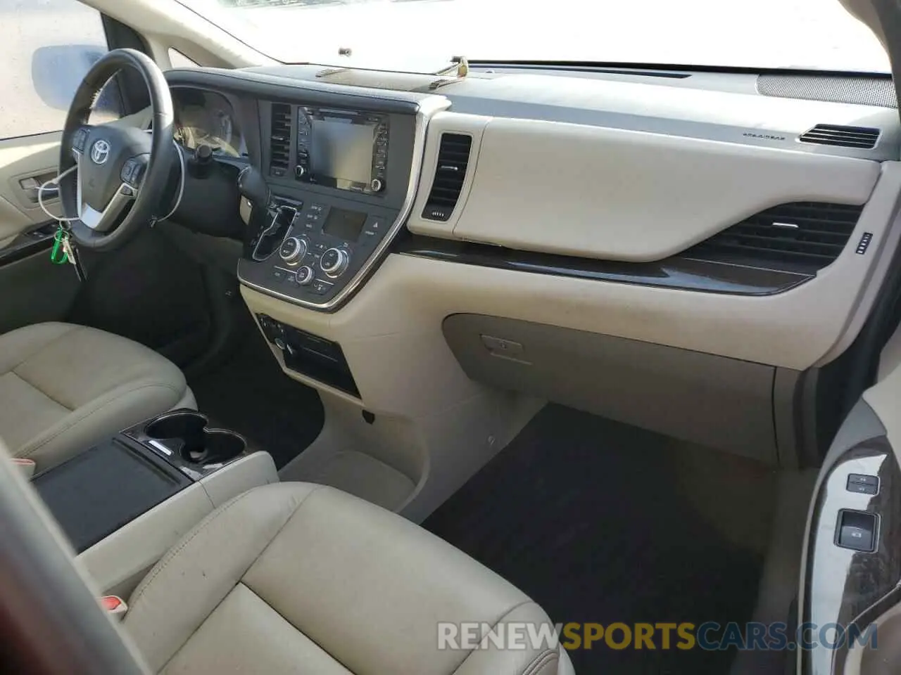 8 Photograph of a damaged car 5TDYZ3DC6KS967808 TOYOTA All Models 2019