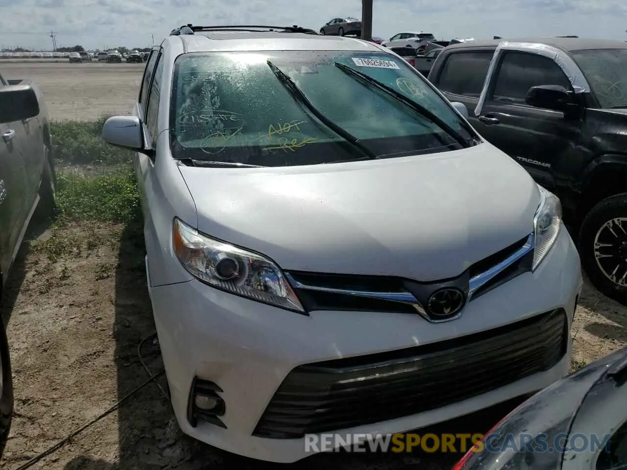 5 Photograph of a damaged car 5TDYZ3DC6KS979019 TOYOTA All Models 2019