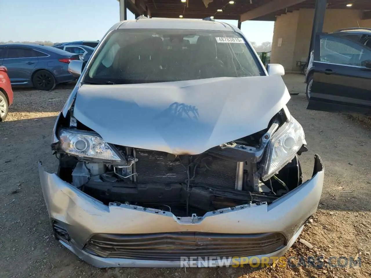 5 Photograph of a damaged car 5TDYZ3DC7KS005131 TOYOTA All Models 2019