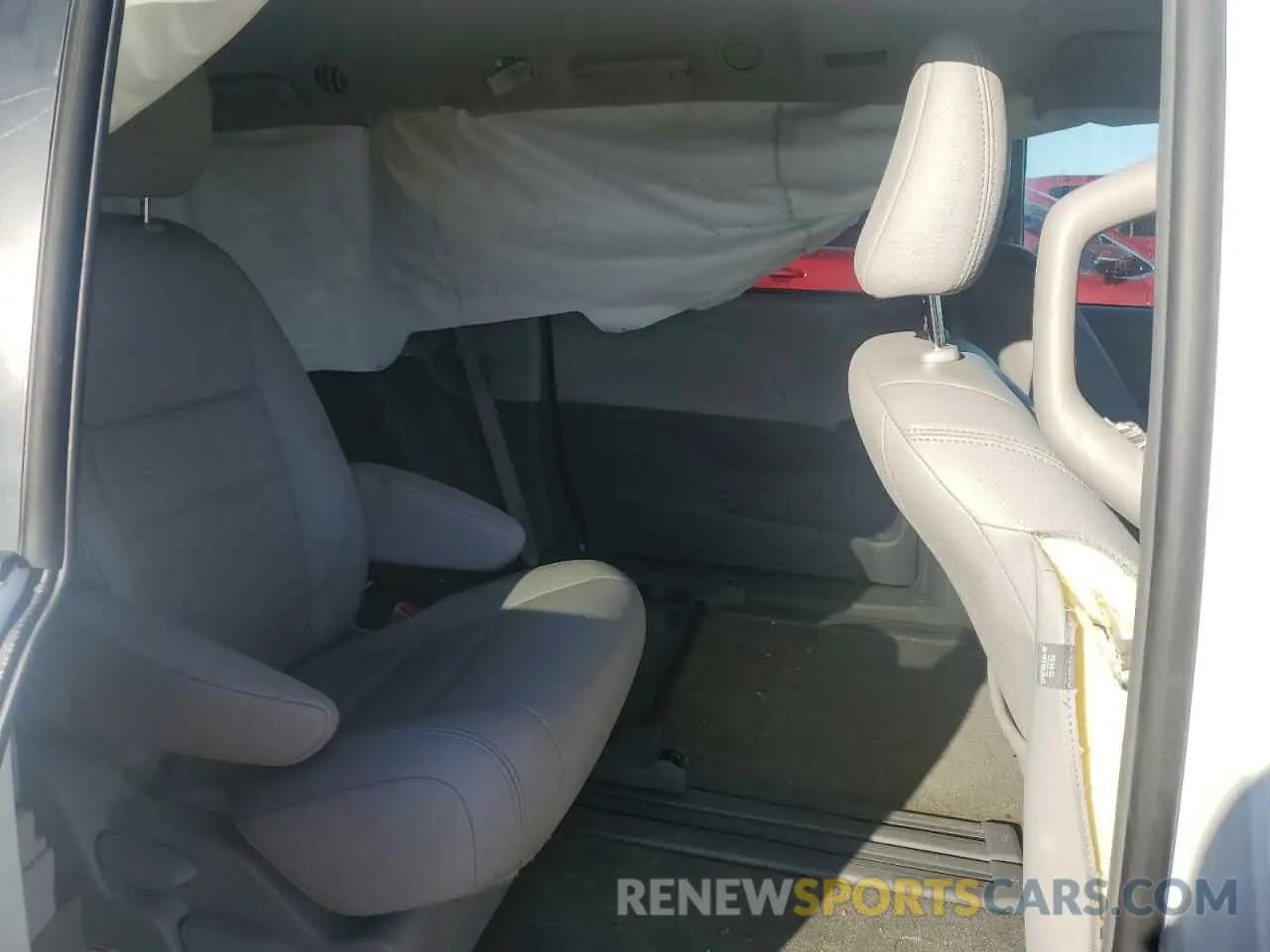 11 Photograph of a damaged car 5TDYZ3DC7KS968806 TOYOTA All Models 2019