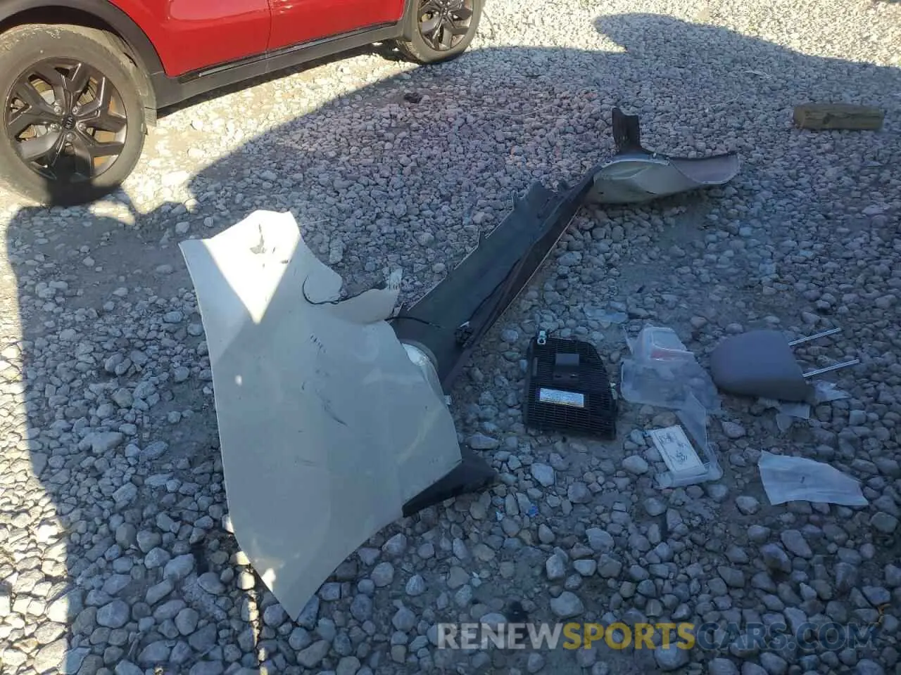 13 Photograph of a damaged car 5TDYZ3DC7KS968806 TOYOTA All Models 2019