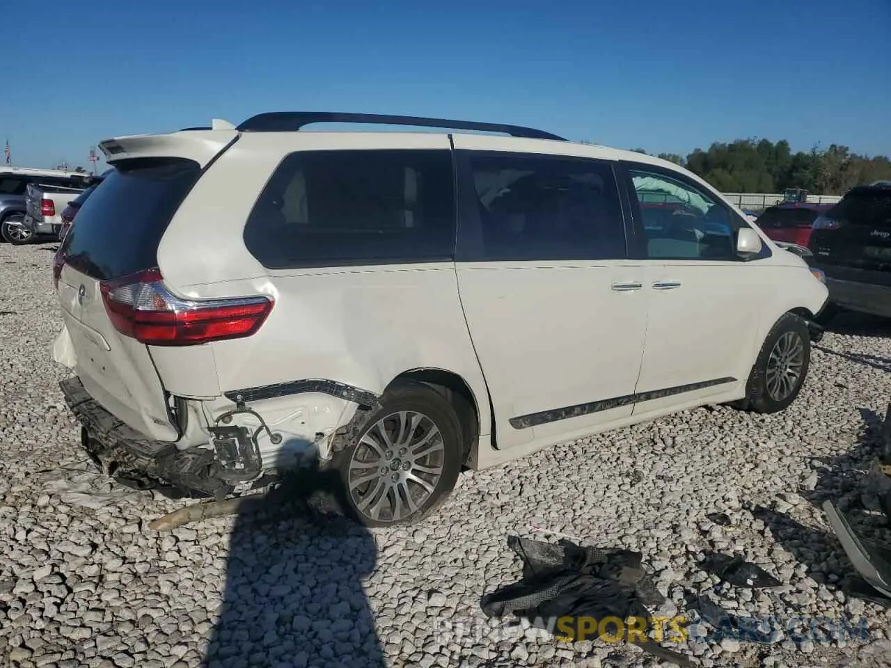 3 Photograph of a damaged car 5TDYZ3DC7KS968806 TOYOTA All Models 2019