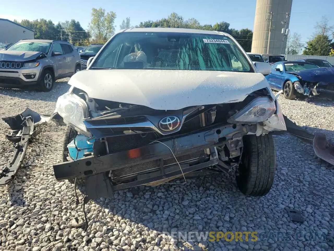 5 Photograph of a damaged car 5TDYZ3DC7KS968806 TOYOTA All Models 2019