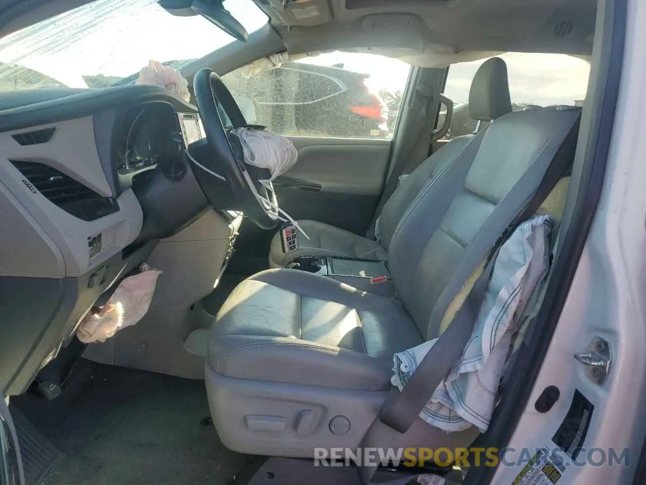 7 Photograph of a damaged car 5TDYZ3DC7KS968806 TOYOTA All Models 2019